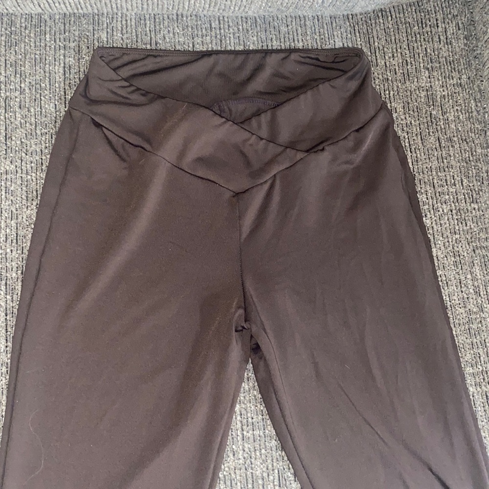 V shaped flare leggings